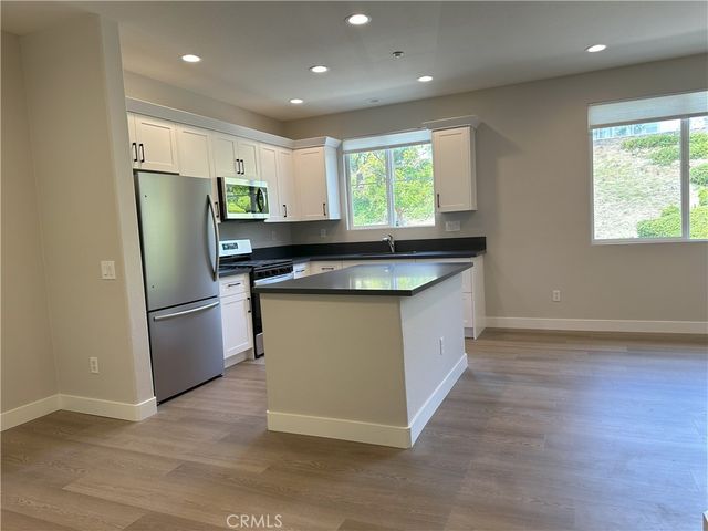 2252 Schlaepfer, Fullerton, CA 92833