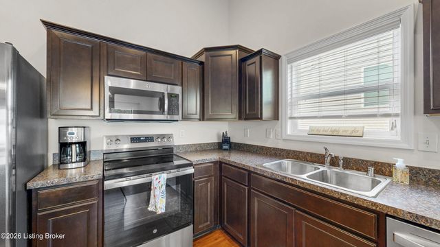 17108 Creek Vista Ct, Louisville, KY 40245