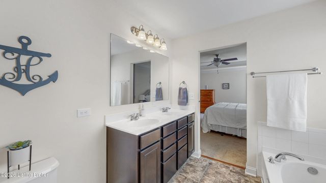 17108 Creek Vista Ct, Louisville, KY 40245