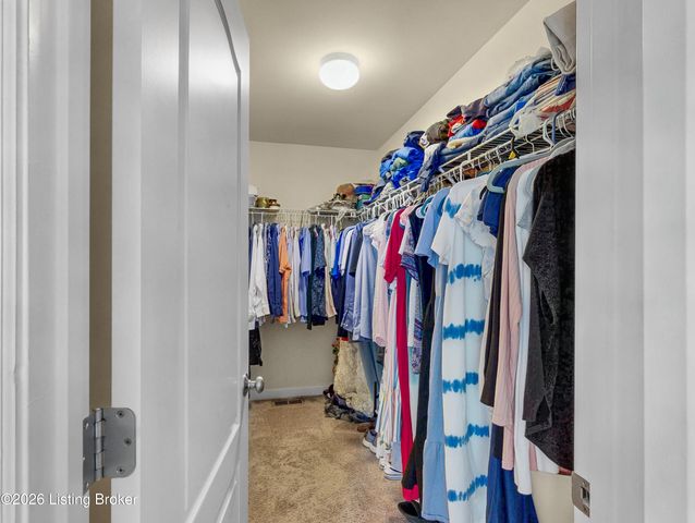 17108 Creek Vista Ct, Louisville, KY 40245