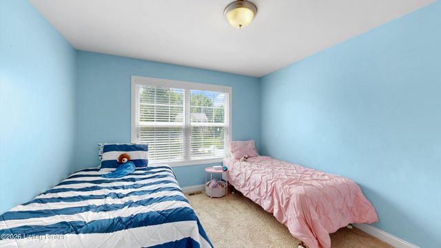 17108 Creek Vista Ct, Louisville, KY 40245