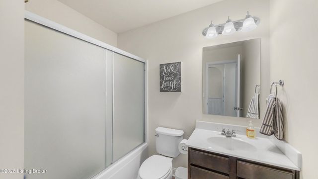 17108 Creek Vista Ct, Louisville, KY 40245