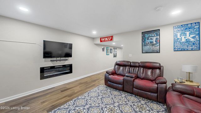 17108 Creek Vista Ct, Louisville, KY 40245