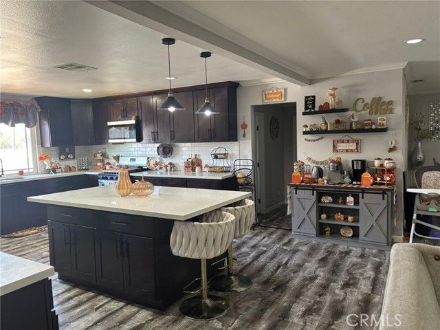 6995 Summit Valley Road, Hesperia, CA 92345