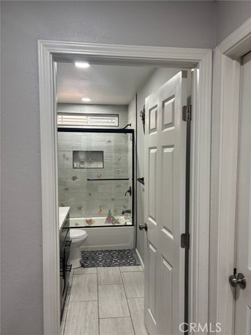 6995 Summit Valley Road, Hesperia, CA 92345