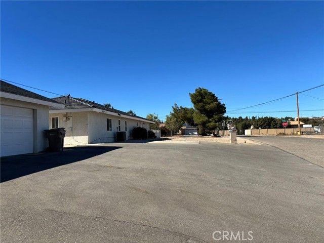 6995 Summit Valley Road, Hesperia, CA 92345