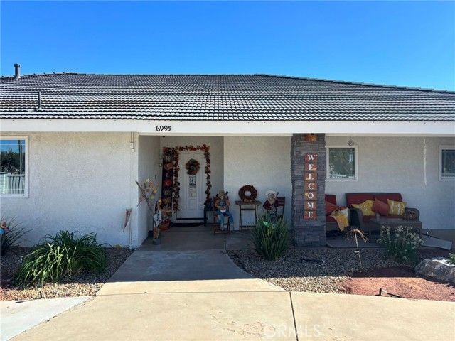 6995 Summit Valley Road, Hesperia, CA 92345