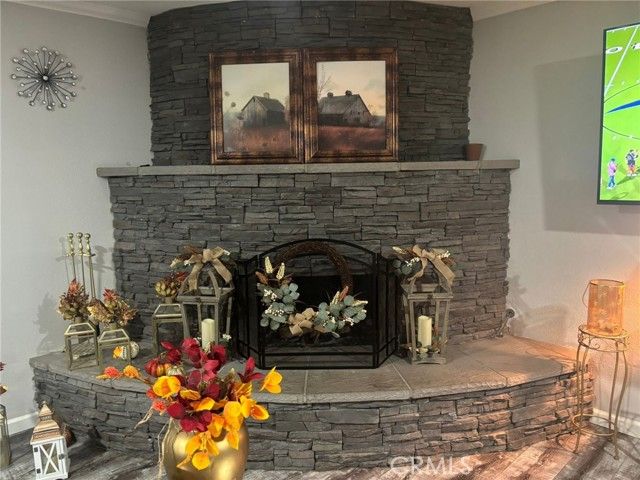 6995 Summit Valley Road, Hesperia, CA 92345