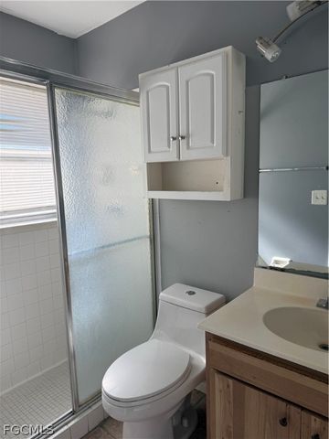 6 Parkwood Villas CT, Lehigh Acres, FL 33936