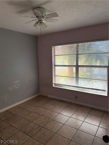 6 Parkwood Villas CT, Lehigh Acres, FL 33936