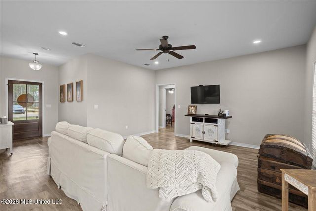 68 Bates Avenue, Purvis, MS 39475