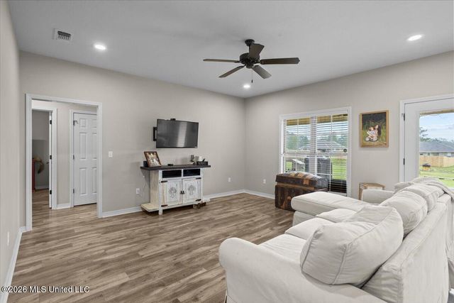 68 Bates Avenue, Purvis, MS 39475