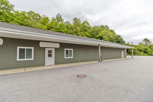 627 Route 82, Montville, CT 06370