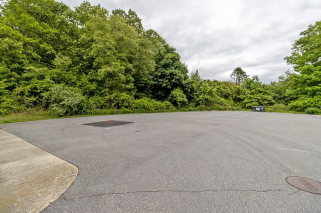 627 Route 82, Montville, CT 06370
