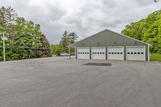 627 Route 82, Montville, CT 06370