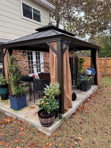 933 Waynelee Drive, Lancaster, TX 75146