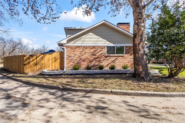 933 Waynelee Drive, Lancaster, TX 75146