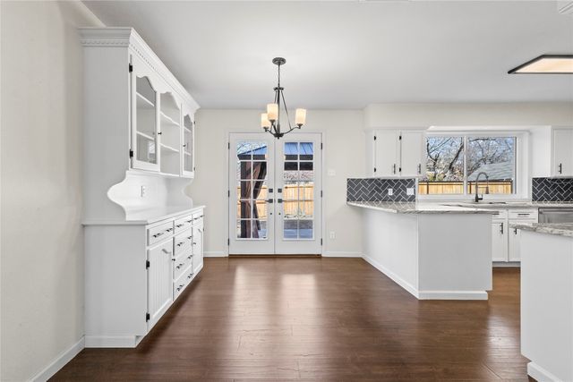 933 Waynelee Drive, Lancaster, TX 75146