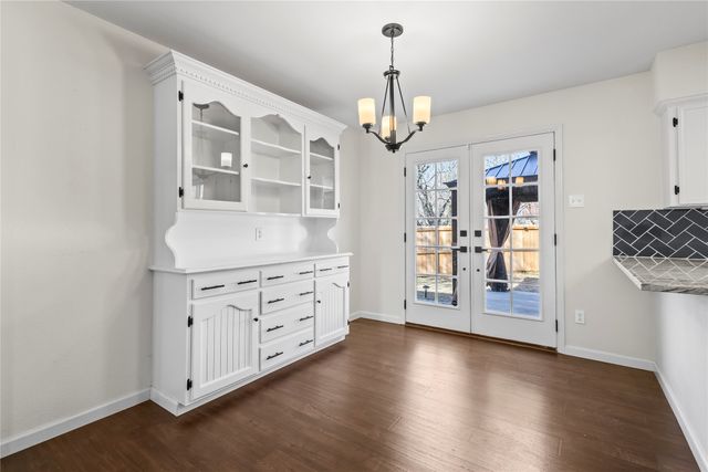 933 Waynelee Drive, Lancaster, TX 75146