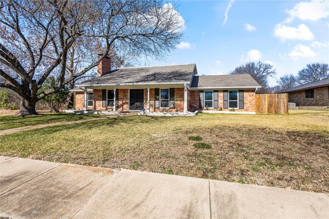 933 Waynelee Drive, Lancaster, TX 75146