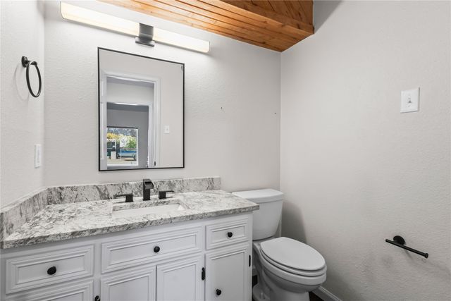 933 Waynelee Drive, Lancaster, TX 75146