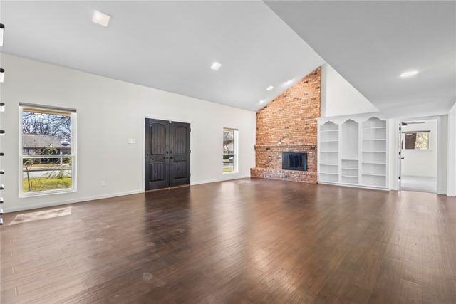 933 Waynelee Drive, Lancaster, TX 75146