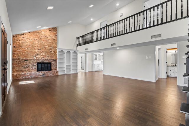 933 Waynelee Drive, Lancaster, TX 75146