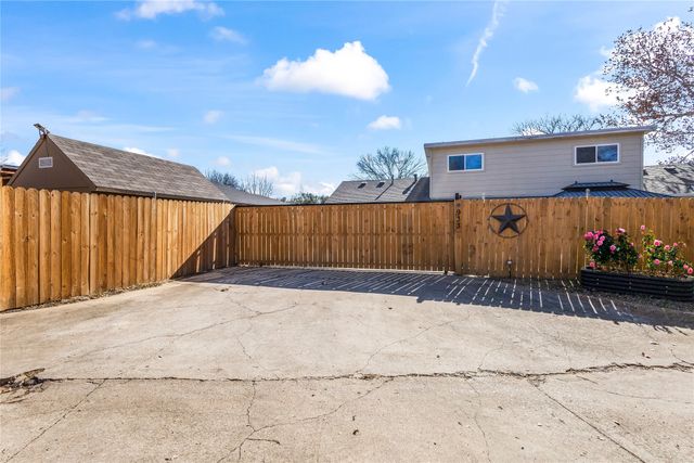 933 Waynelee Drive, Lancaster, TX 75146