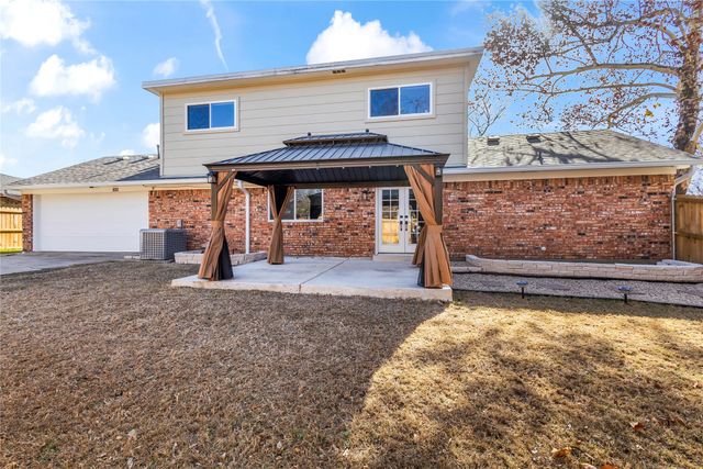 933 Waynelee Drive, Lancaster, TX 75146