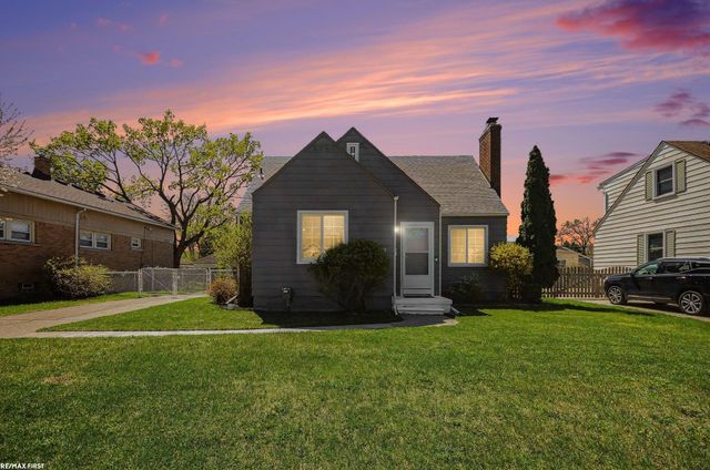 21910 Stephens Road, St Clair Shores, MI 48080