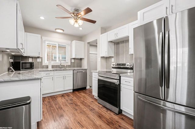 21910 Stephens Road, St Clair Shores, MI 48080