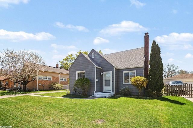 21910 Stephens Road, St Clair Shores, MI 48080