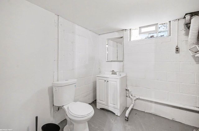 21910 Stephens Road, St Clair Shores, MI 48080