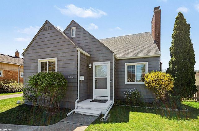 21910 Stephens Road, St Clair Shores, MI 48080