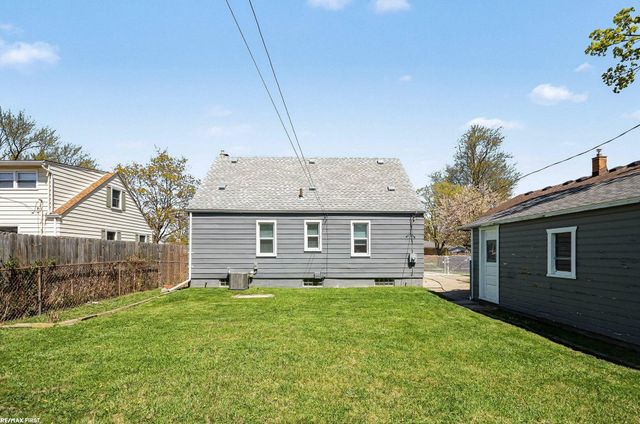 21910 Stephens Road, St Clair Shores, MI 48080