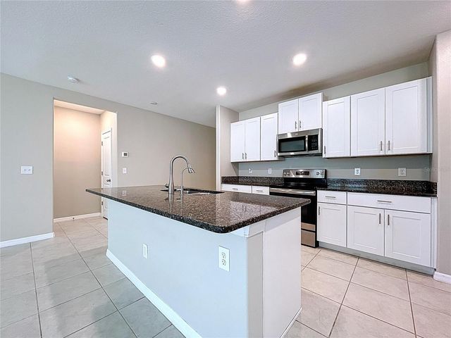 6822 KING CREEK DRIVE, Sun City Center, FL 33573