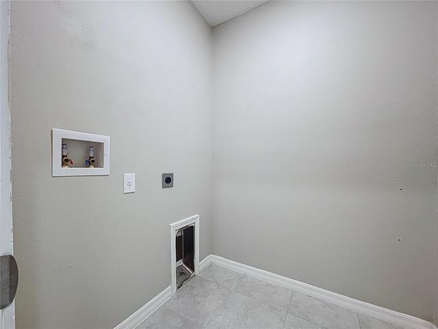 6822 KING CREEK DRIVE, Sun City Center, FL 33573