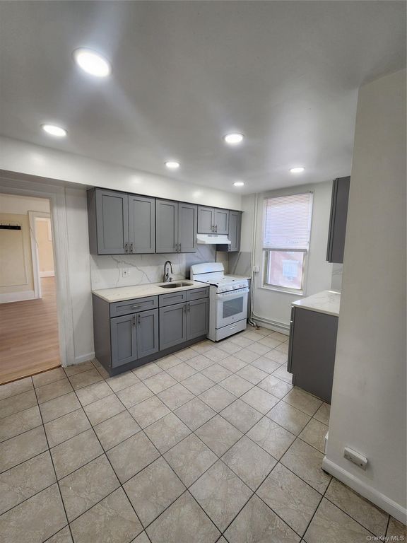 8203 Myrtle Avenue 2L, Glendale, NY 11385