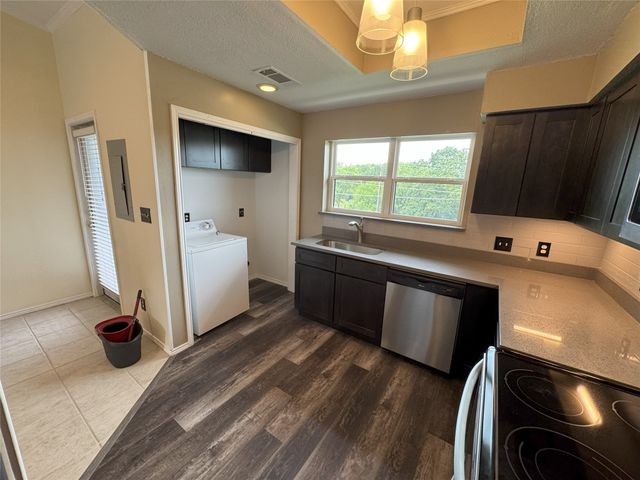 2736 Silver Creek Drive 223, Arlington, TX 76006