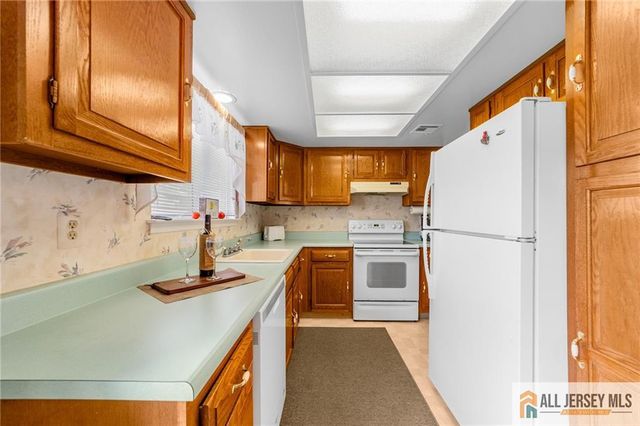 376 Stirling Drive 376A, Monroe, NJ 08831