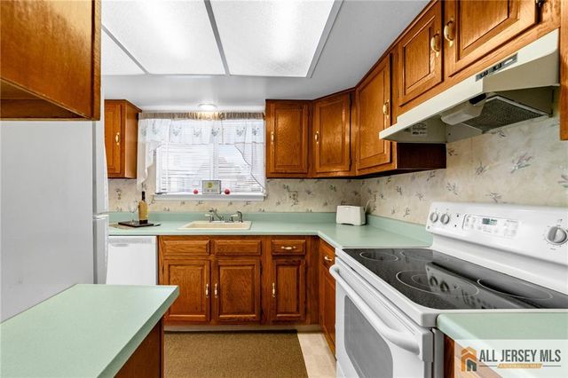 376 Stirling Drive 376A, Monroe, NJ 08831