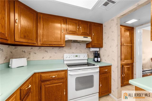 376 Stirling Drive 376A, Monroe, NJ 08831