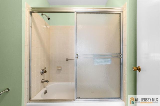 376 Stirling Drive 376A, Monroe, NJ 08831