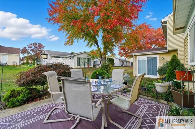 376 Stirling Drive 376A, Monroe, NJ 08831