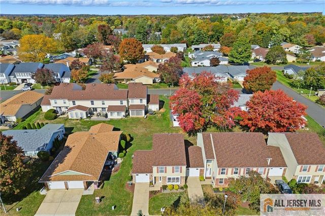 376 Stirling Drive 376A, Monroe, NJ 08831