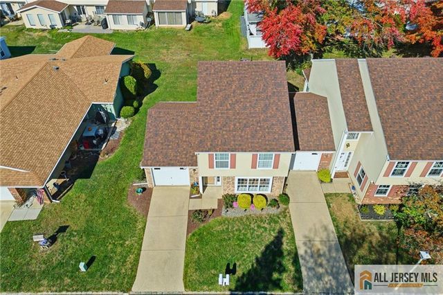 376 Stirling Drive 376A, Monroe, NJ 08831