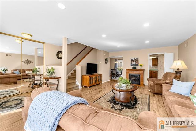 376 Stirling Drive 376A, Monroe, NJ 08831