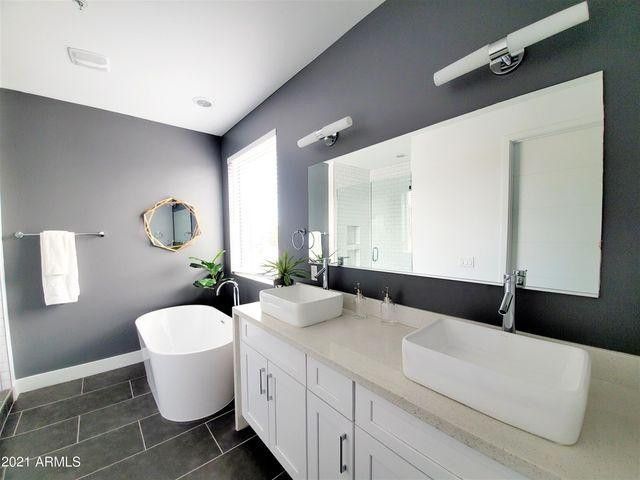 3900 N 30th Street Ste 2, Phoenix, AZ 85016