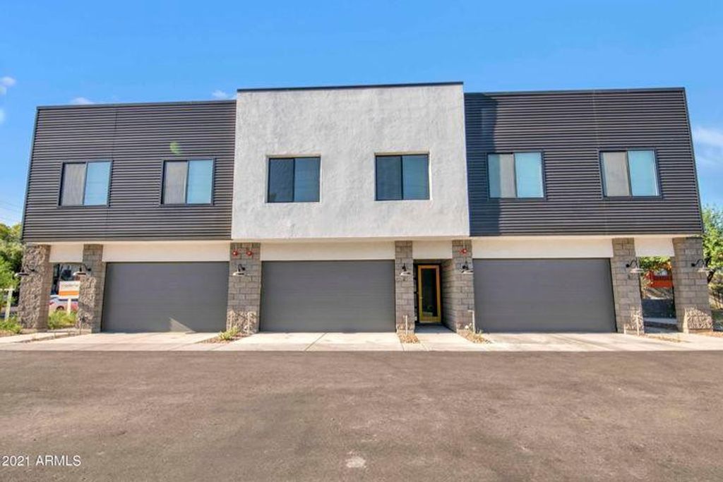 3900 N 30th Street Ste 2, Phoenix, AZ 85016