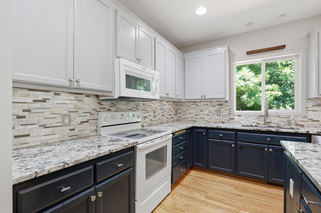9142 Woodland Drive, Saint Bonifacius, MN 55375
